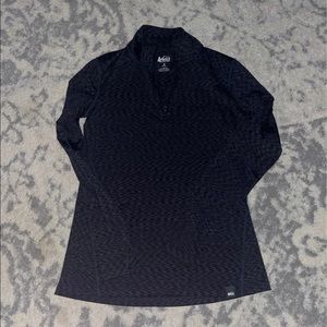 Like new! REI women’s medium quarter zip